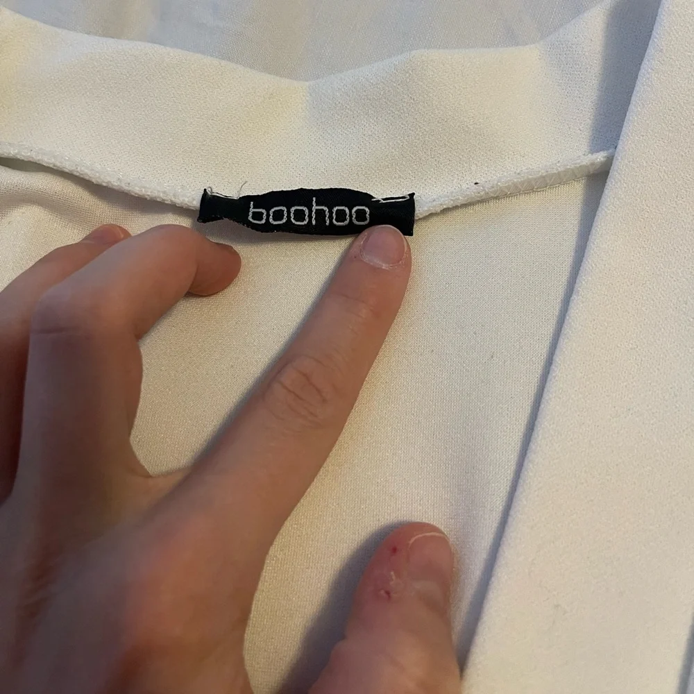 Boohoo long sleeve bodysuit mesh arms - Picture 6 of 10